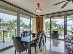 Appartement, 3 chambres | Restauration dans la chambre