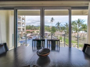 Apartment, 3 Bedrooms | In-room dining