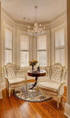 The Forsythe | Pillowtop beds, individually decorated, individually furnished - McMillan Inn Bed and Breakfast (Savannah)