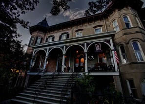 Front of property - evening/night - McMillan Inn Bed and Breakfast (Savannah)