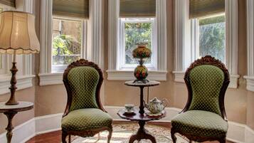 The Oglethorpe | 1 bedroom, pillowtop beds, individually decorated