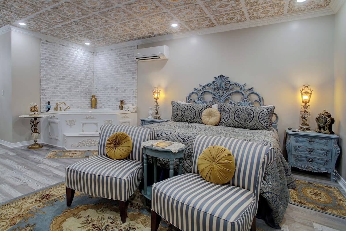 Pillow-top beds, individually decorated, individually furnished