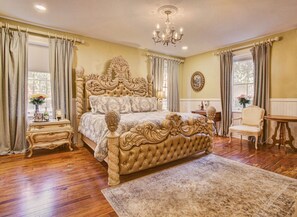 The LaFayette | Pillowtop beds, individually decorated, individually furnished