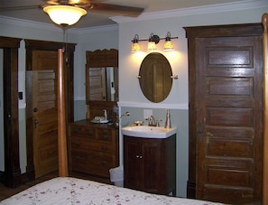 Family Suite, Private Bathroom (Trey Run #5) | Room amenity - River House Lodge (Rowlesburg)