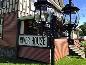 Exterior detail - River House Lodge (Rowlesburg)
