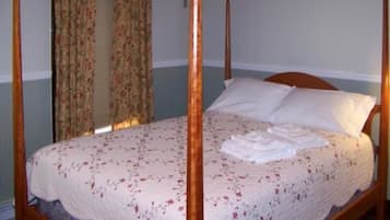 Individually decorated, individually furnished, laptop workspace