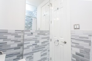 Apartment, 1 Bedroom | Bathroom