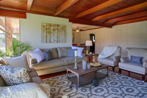 Apartment, 3 Bedrooms | Living area