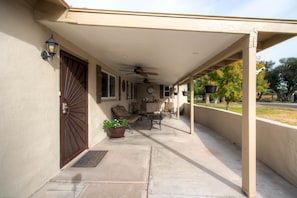 Apartment, 4 Bedrooms | Porch - PX008 4 Bedroom Apartment By Senstay (Scottsdale)
