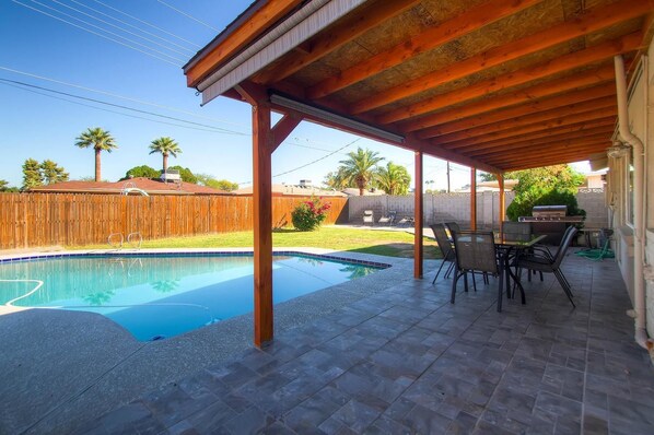 Appartement, 4 chambres | Piscine extérieure