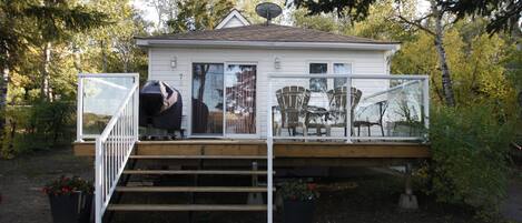 Vista frontal de la propiedad