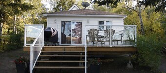 Lakefront Cottage in Manitou Beach