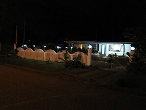 Façade de l’hébergement - soirée/nuit