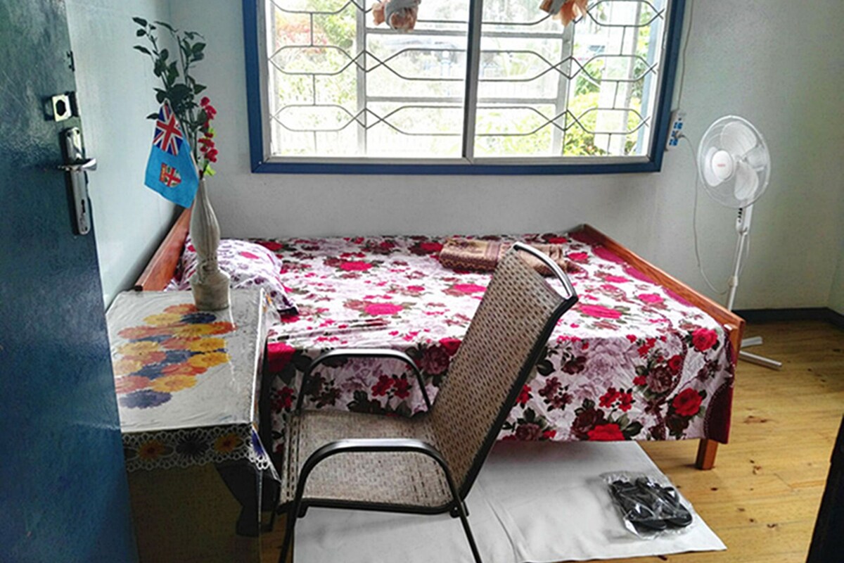 Economy-huone, puutarha-alue (Room 2) | 1 makuuhuone, työpöytä, ilmainen Wi-Fi