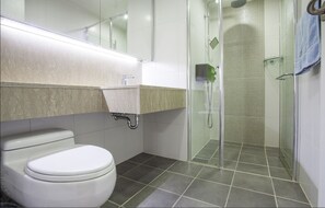 Presidential-Apartment, Mehrere Betten, 2 Bäder, Stadtblick | Essbereich im Zimmer