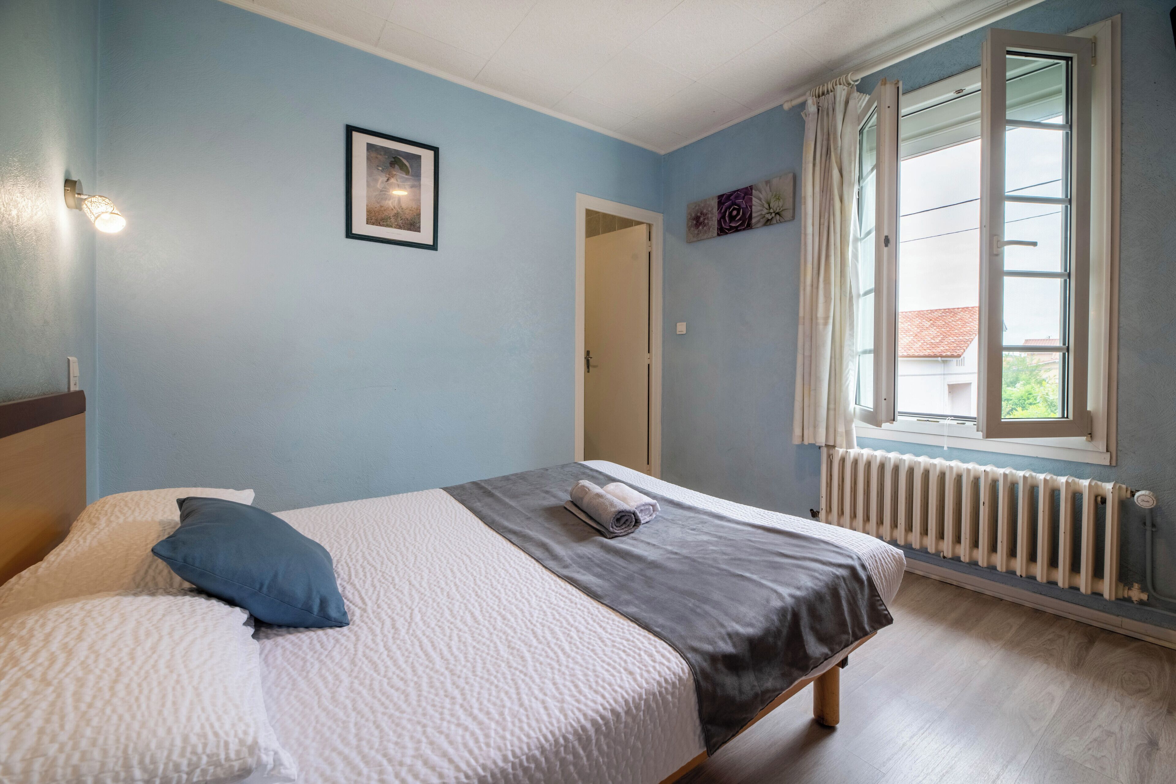 Desk, iron/ironing board, free WiFi, bed sheets