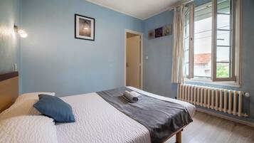 Desk, iron/ironing board, free WiFi, bed sheets