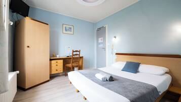 Desk, iron/ironing board, free WiFi, bed sheets