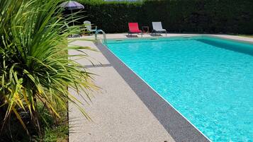 Seasonal outdoor pool