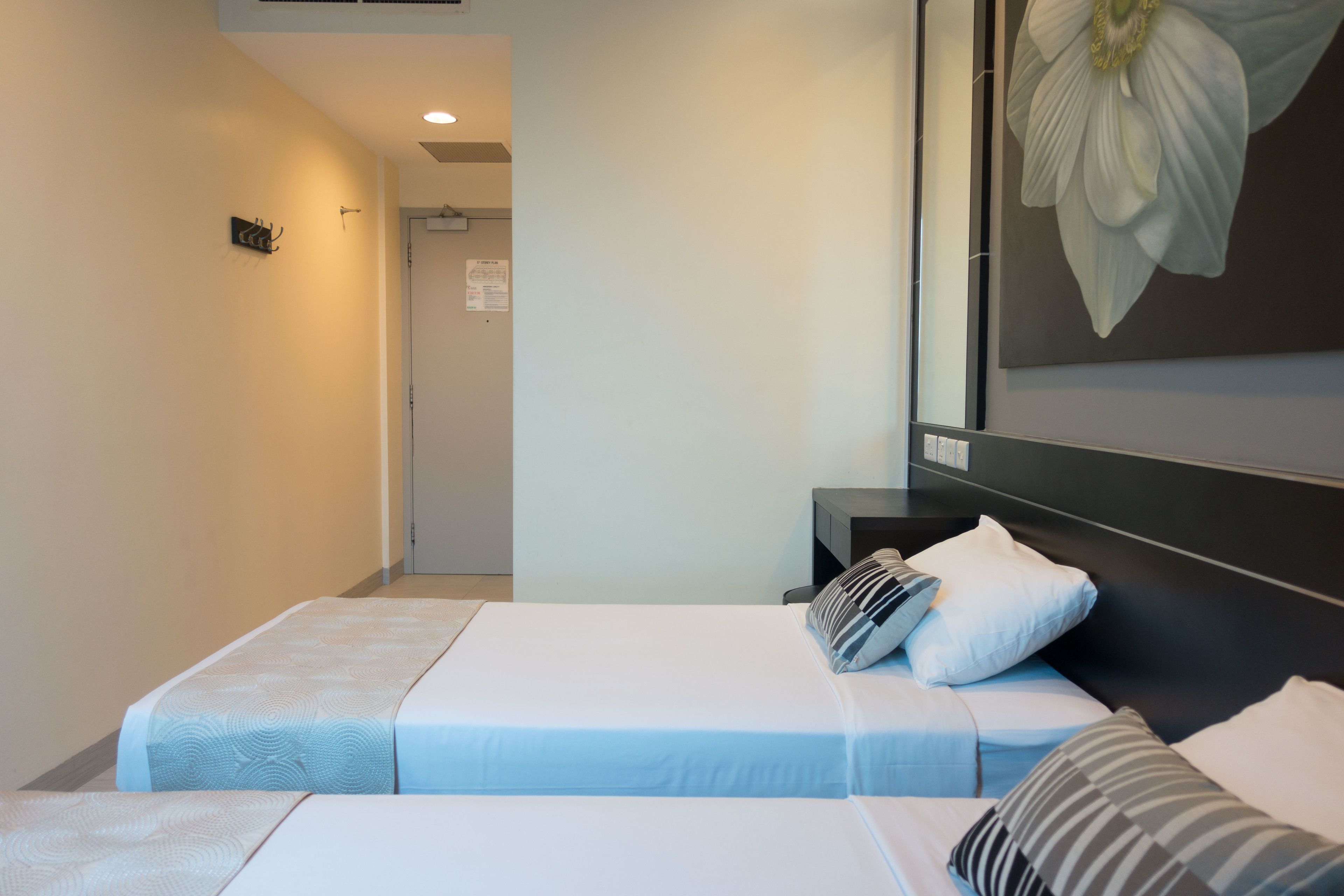 superior twin room | desk, laptop workspace, free wifi, bed sheets