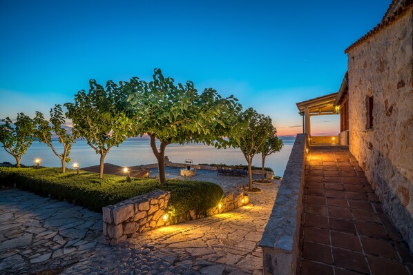 Blue Caves Villas | 4-bedroom Villa DEEP BLUE | Terraza o patio