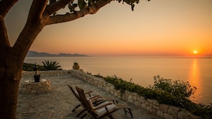 Blue Caves Villas | 4-bedroom Villa DEEP BLUE | Terrasse/patio