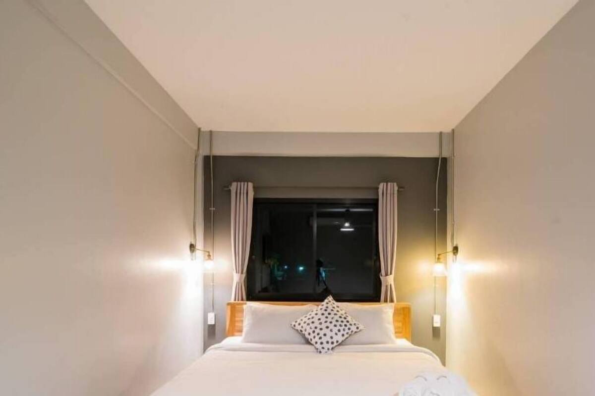 Villa, flere soverom, eget bad, ved basseng | 8 soverom, minibar, safe på rommet og strykejern/-brett