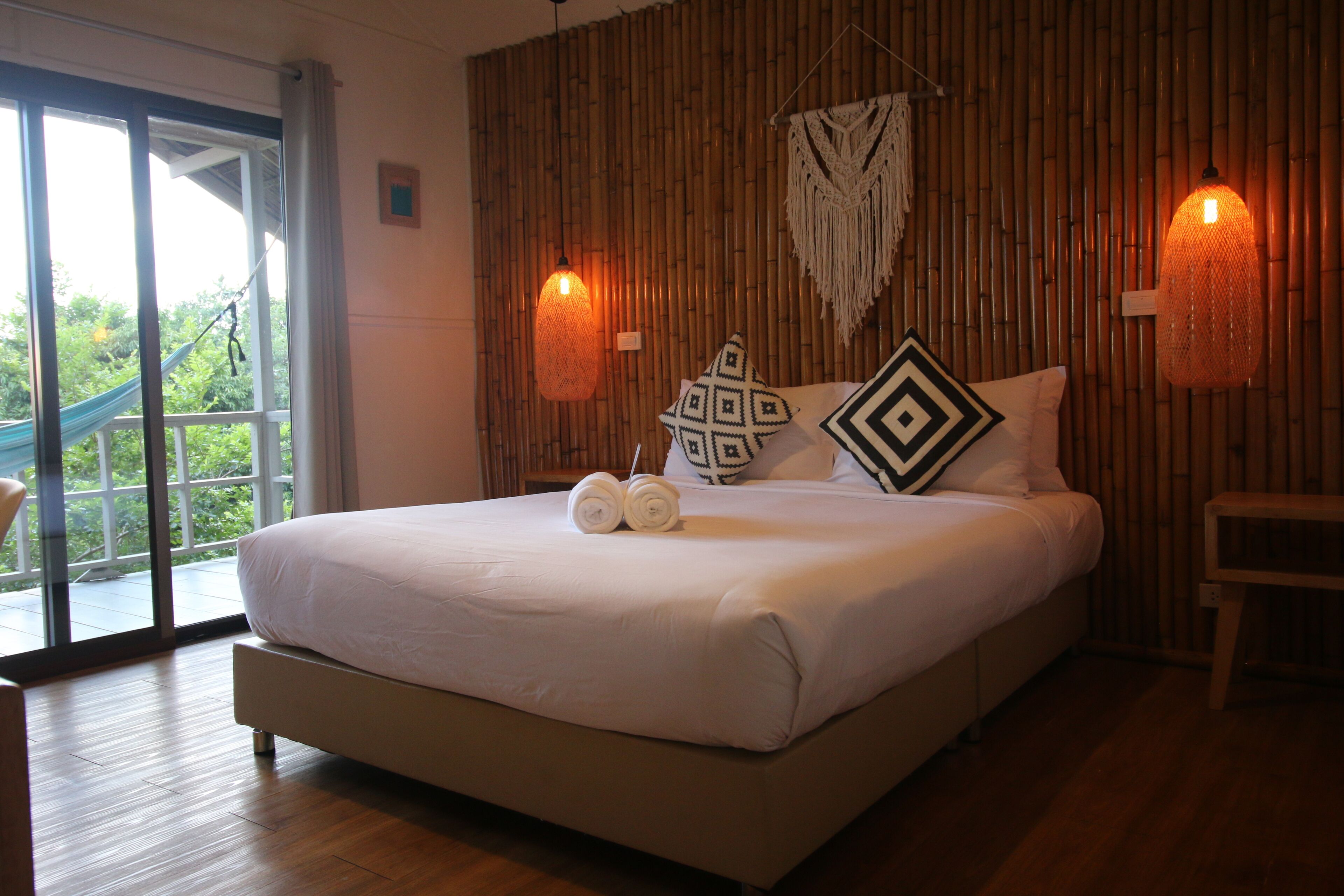sea view bungalow | premium bedding, minibar, in-room safe, desk