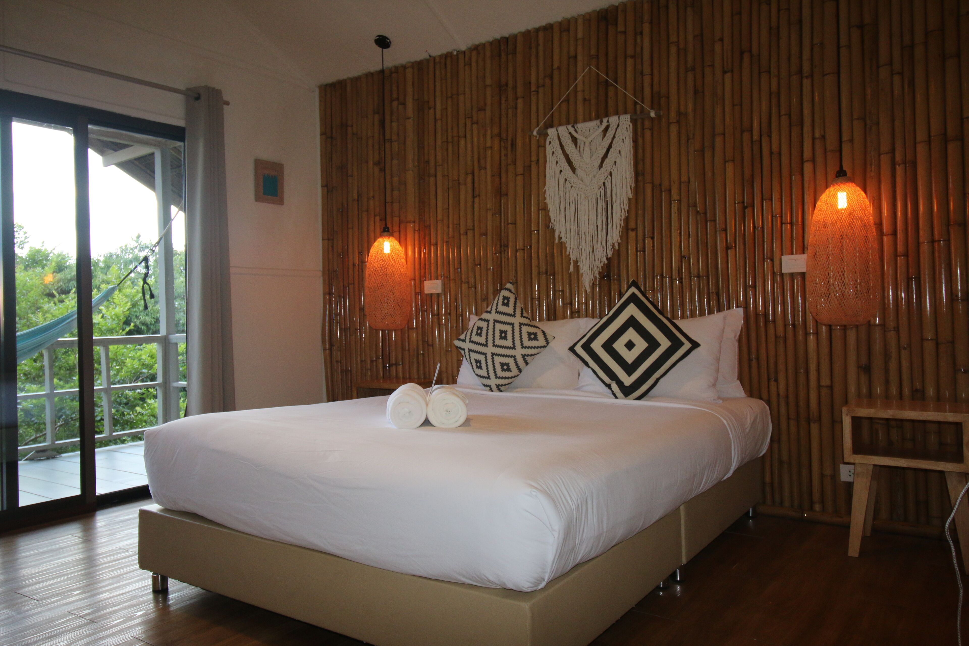 sea view bungalow | premium bedding, minibar, in-room safe, desk