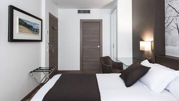 Superior Double or Twin Room ( Los Bikinis) | In-room safe, desk, blackout drapes, soundproofing