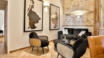 Family Apartment, 2 Bedrooms, Terrace (4 Pers Montesquieu) | Living area