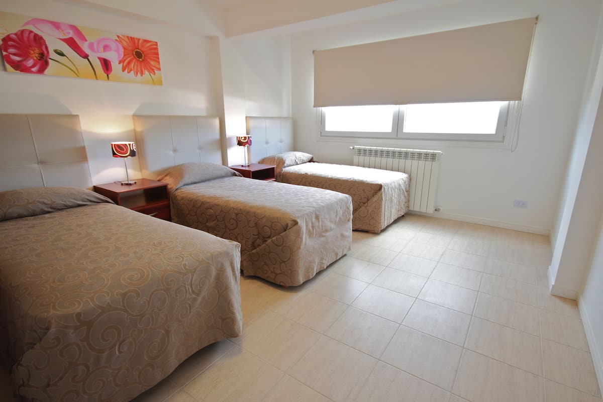 Appartement Majestueux, 2 chambres, vue mer | 1 chambre, draps en coton égyptien, literie de qualité supérieure