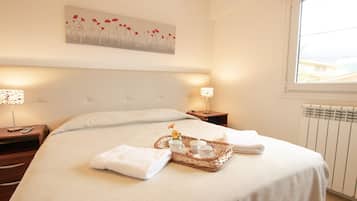 Egyptian cotton sheets, premium bedding, in-room safe