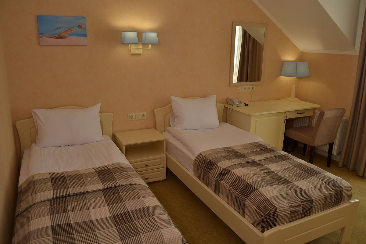 Minibar, in-room safe, desk, iron/ironing board