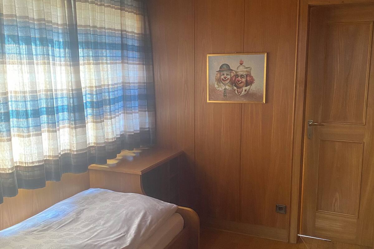 Habitación básica | Edredón, caja de seguridad en la habitación y cortinas blackout 