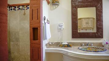 Apartment, 3 Bedrooms | Bathroom