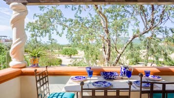 Apartment, 3 Bedrooms | Outdoor dining