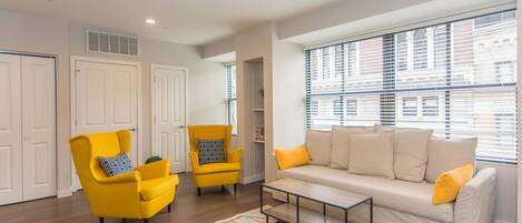 Apartment, 2 Bedrooms | Living area
