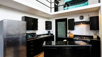 Villa, 6 Bedrooms | Private kitchen | Fridge, microwave, coffee/tea maker