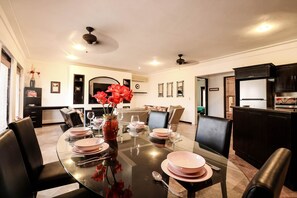 Villa, 6 habitaciones | Servicio a la habitación