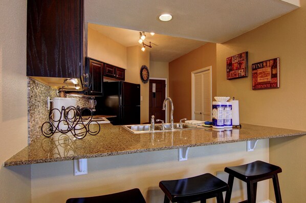 Huoneisto, 2 makuuhuonetta | Yksityinen keittiö | Jääkaappi, mikroaaltouuni, uuni, liesi