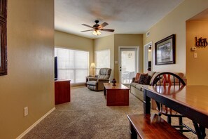 Condo, 2 Bedrooms | Living area