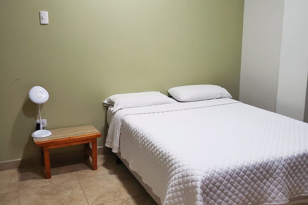 Einzelzimmer | 3 Schlafzimmer, Schreibtisch, Verdunkelungsvorhänge, kostenloses WLAN