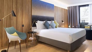Drawing Deluxe | In-room safe, desk, soundproofing, iron/ironing board