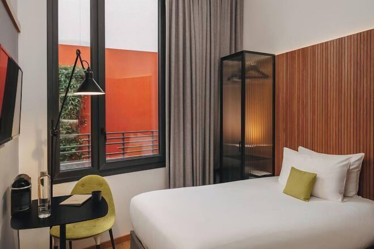 In-room safe, desk, soundproofing, iron/ironing board (on request)