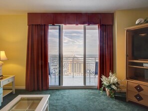 Apartment, 2 Bedrooms | Living area