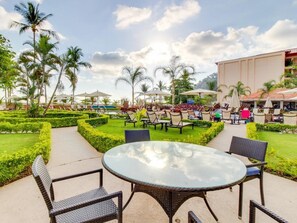 Apartment, 2 Bedrooms | Outdoor dining