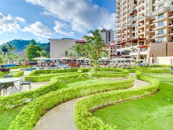 Apartment, 2 Bedrooms | Garden