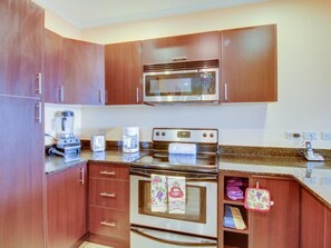Apartment, 2 Bedrooms | Private kitchen | Fridge, microwave