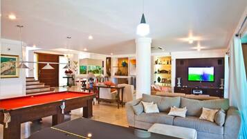 Villa, 5 Schlafzimmer | Wohnbereich